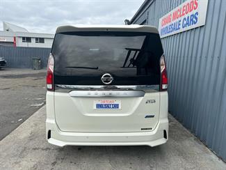 2017 Nissan SERENA - Thumbnail
