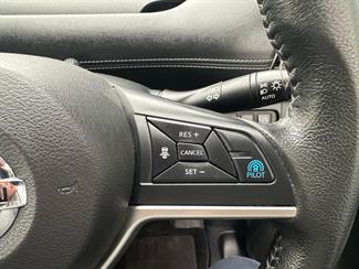 2017 Nissan SERENA - Thumbnail