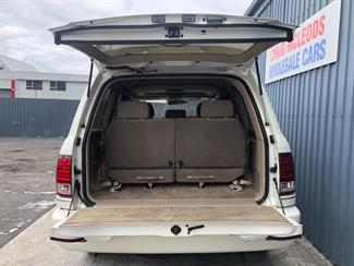 2001 Toyota LANDCRUISER - Thumbnail