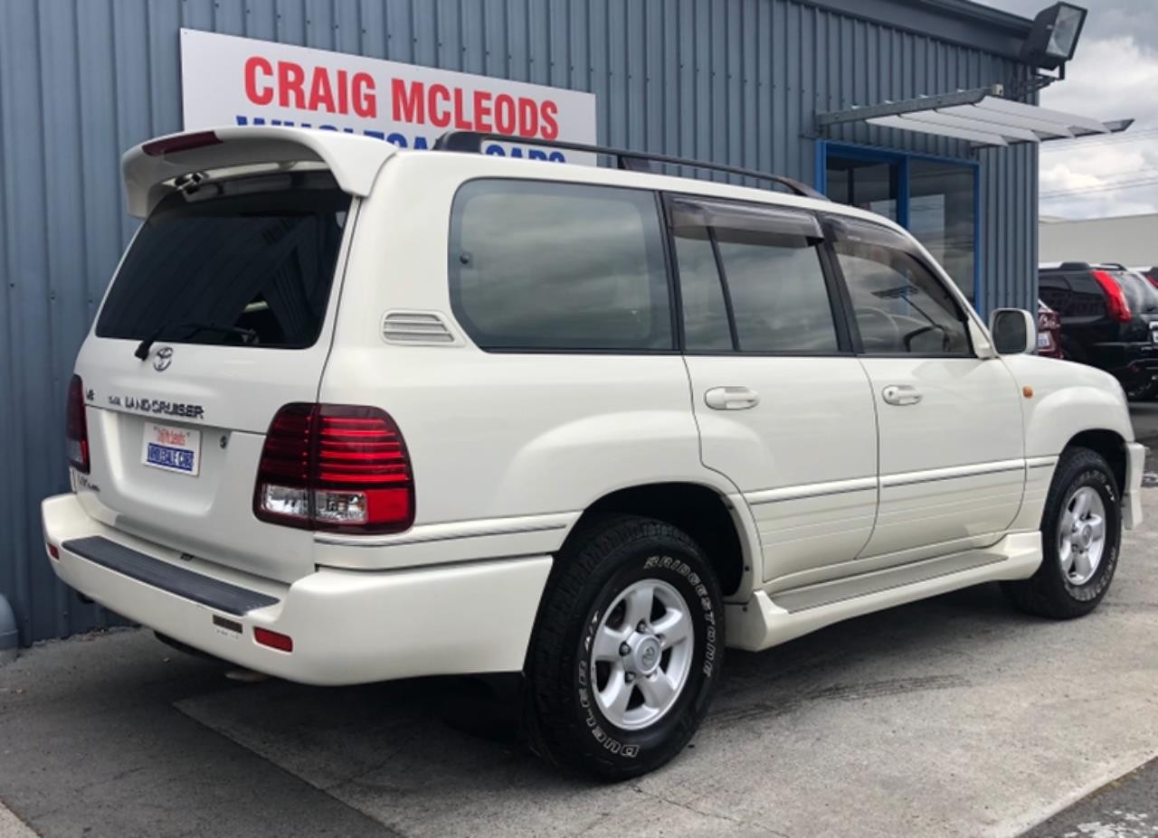 2001 Toyota LANDCRUISER
