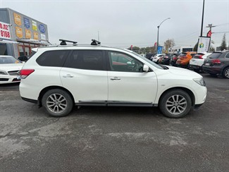 2015 Nissan PATHFINDER - Thumbnail