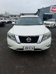 2015 Nissan PATHFINDER - Thumbnail