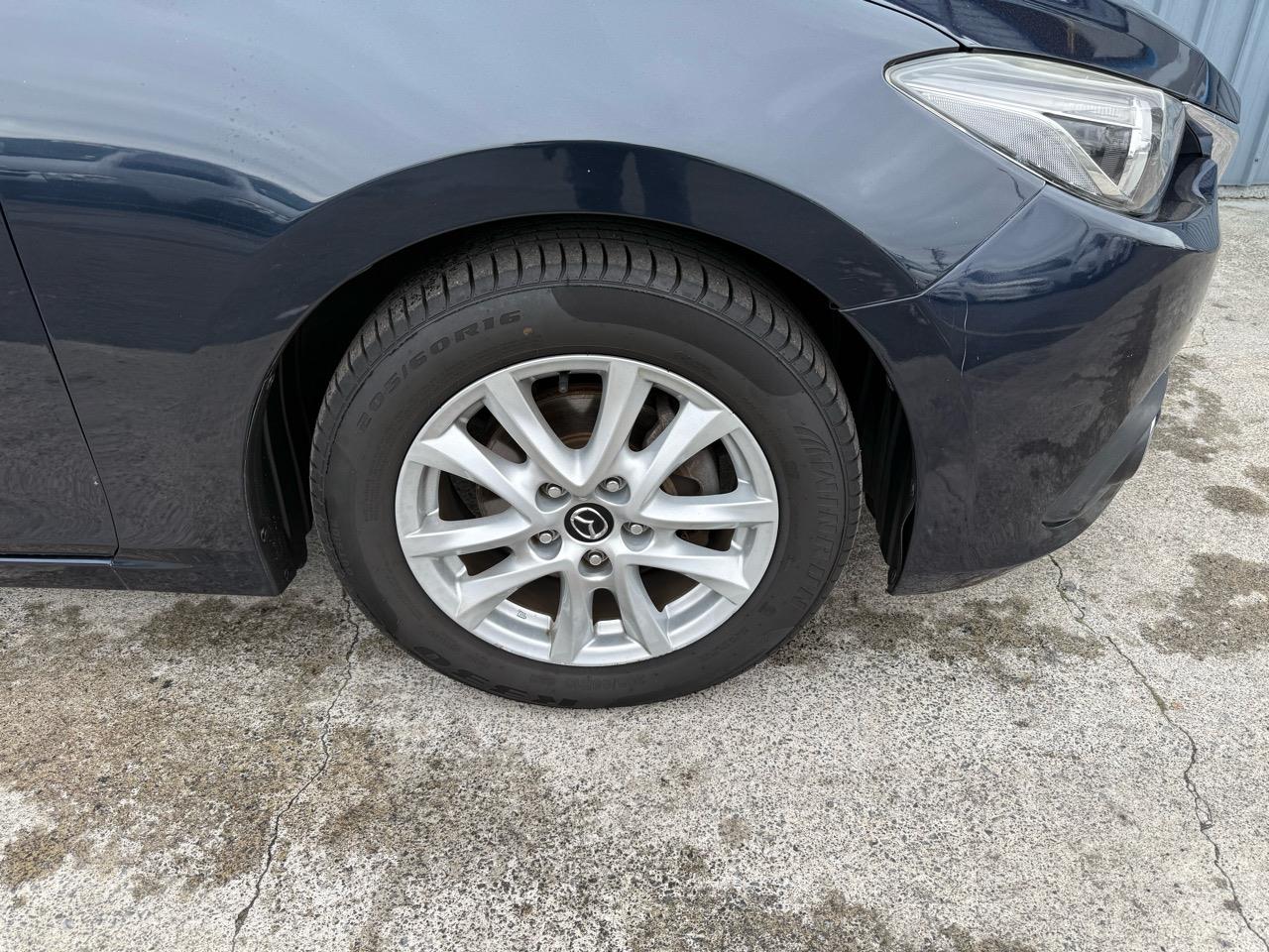 2014 Mazda Axela