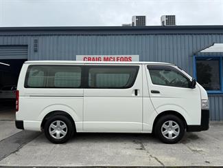 2020 Toyota HIACE - Thumbnail