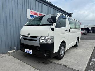 2020 Toyota HIACE - Thumbnail