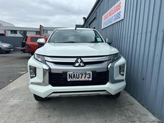 2020 Mitsubishi Triton - Thumbnail