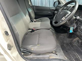 2014 Toyota HIACE - Thumbnail