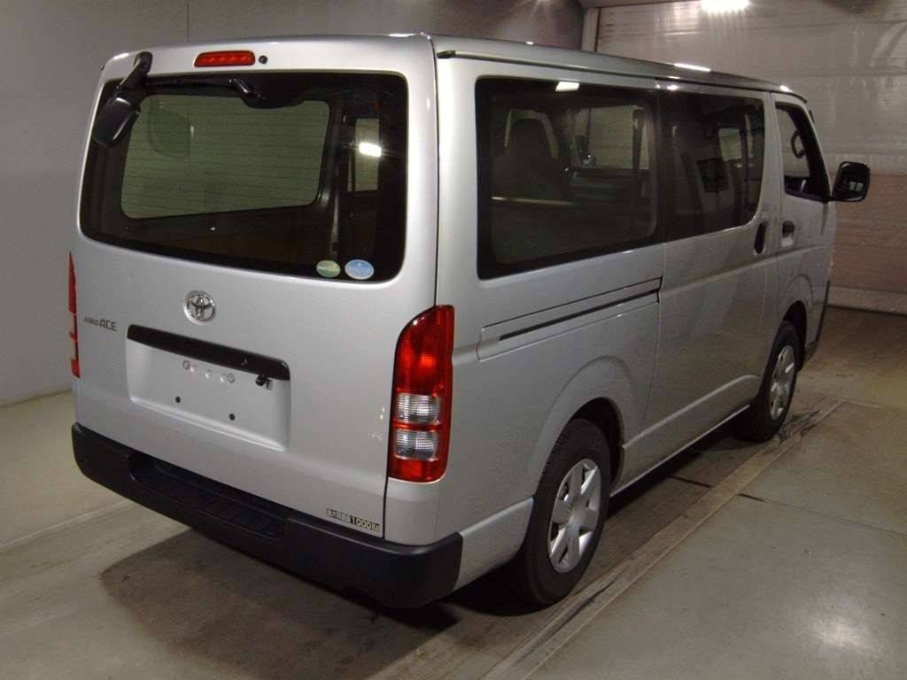 2019 Toyota HIACE