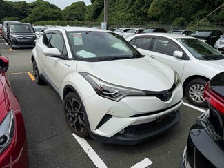 2017 Toyota C-HR - Thumbnail