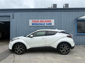 2017 Toyota C-HR - Thumbnail