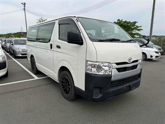 2022 Toyota HIACE - Thumbnail