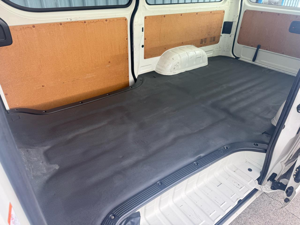 2022 Toyota HIACE