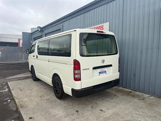 2022 Toyota HIACE - Thumbnail