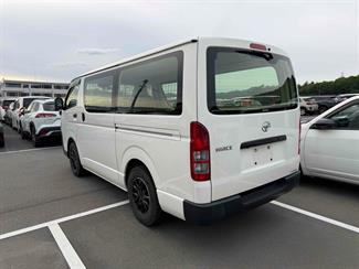 2022 Toyota HIACE - Thumbnail