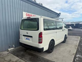 2022 Toyota HIACE - Thumbnail