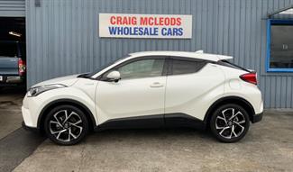 2017 Toyota C-HR - Thumbnail