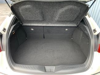 2017 Toyota C-HR - Thumbnail