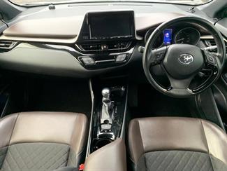 2017 Toyota C-HR - Thumbnail