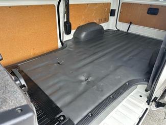 2018 Toyota HIACE - Thumbnail