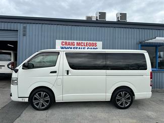 2018 Toyota HIACE - Thumbnail