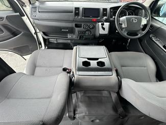 2018 Toyota HIACE - Thumbnail