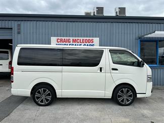 2018 Toyota HIACE - Thumbnail
