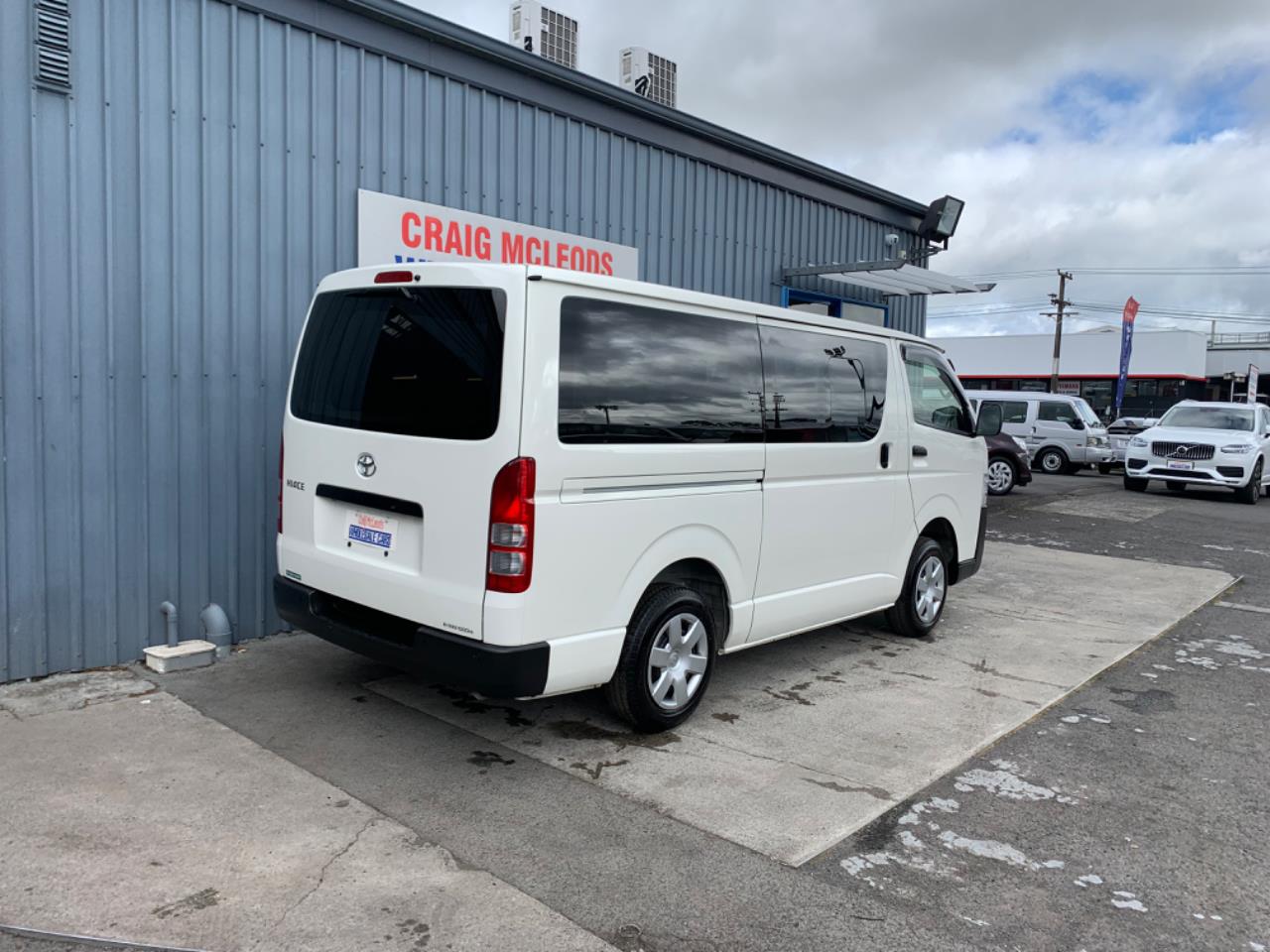 2022 Toyota HIACE