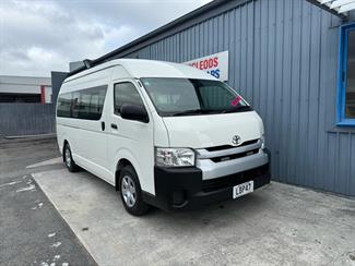 2017 Toyota HIACE - Thumbnail