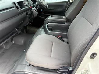 2017 Toyota HIACE - Thumbnail