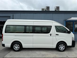 2017 Toyota HIACE - Thumbnail
