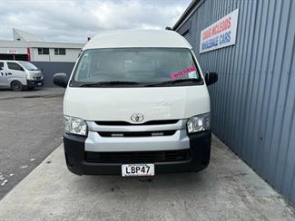 2017 Toyota HIACE - Thumbnail