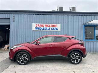 2017 Toyota C-HR - Thumbnail