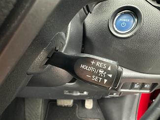 2017 Toyota C-HR - Thumbnail