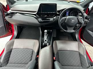 2017 Toyota C-HR - Thumbnail