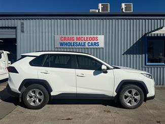 2021 Toyota RAV4 - Thumbnail