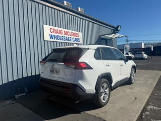 2021 Toyota RAV4 - Thumbnail
