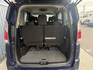 2017 Nissan SERENA - Thumbnail