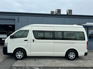 2017 Toyota HIACE - Thumbnail