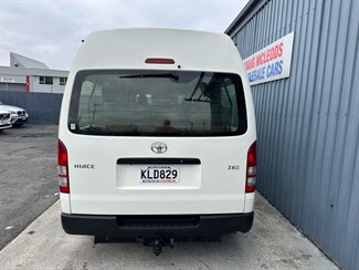 2017 Toyota HIACE - Thumbnail