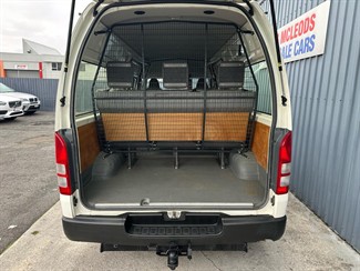 2017 Toyota HIACE - Thumbnail