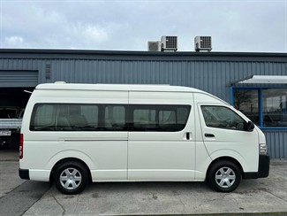 2017 Toyota HIACE - Thumbnail