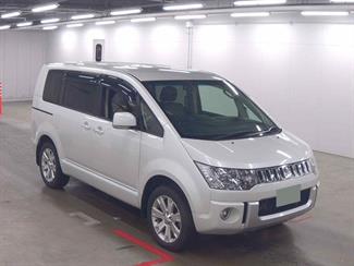 2016 Mitsubishi DELICA - Thumbnail