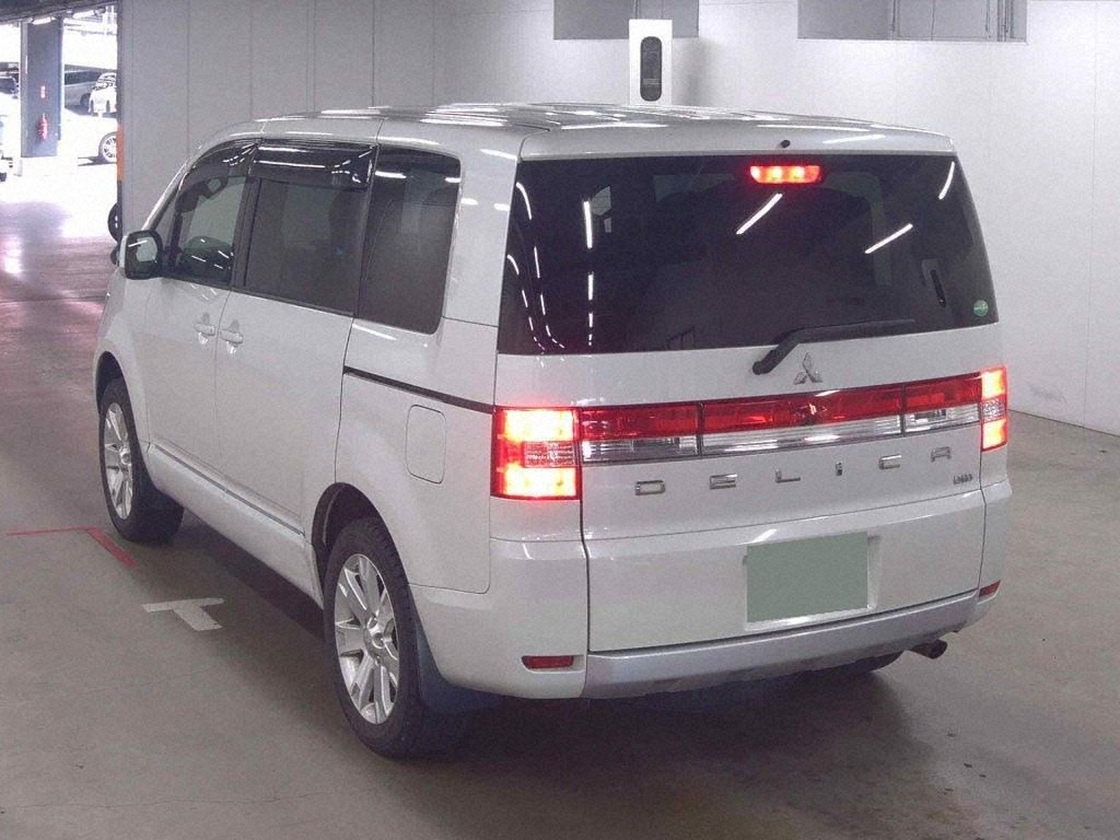 2016 Mitsubishi DELICA