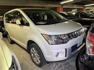 2016 Mitsubishi DELICA - Thumbnail