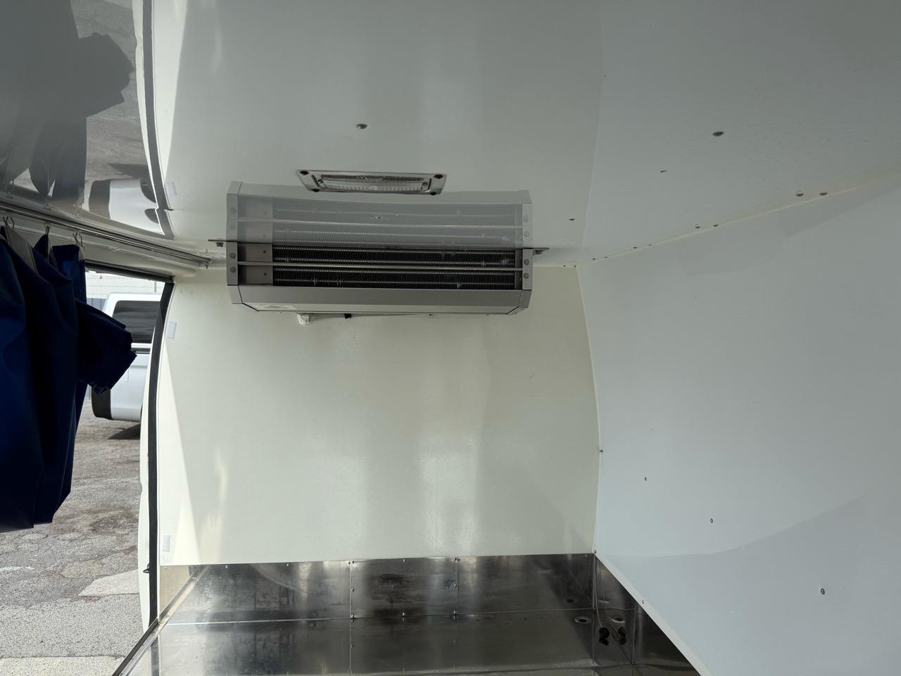 2019 Toyota HIACE
