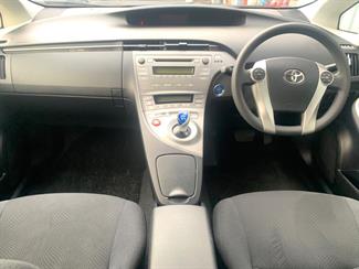 2012 Toyota Prius - Thumbnail