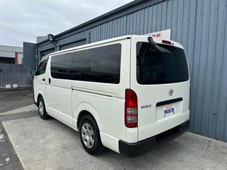 2022 Toyota HIACE - Thumbnail