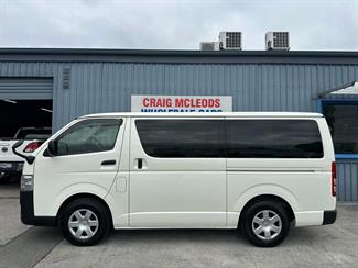 2022 Toyota HIACE - Thumbnail