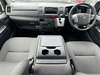 2022 Toyota HIACE - Thumbnail