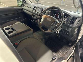 2021 Toyota HIACE - Thumbnail